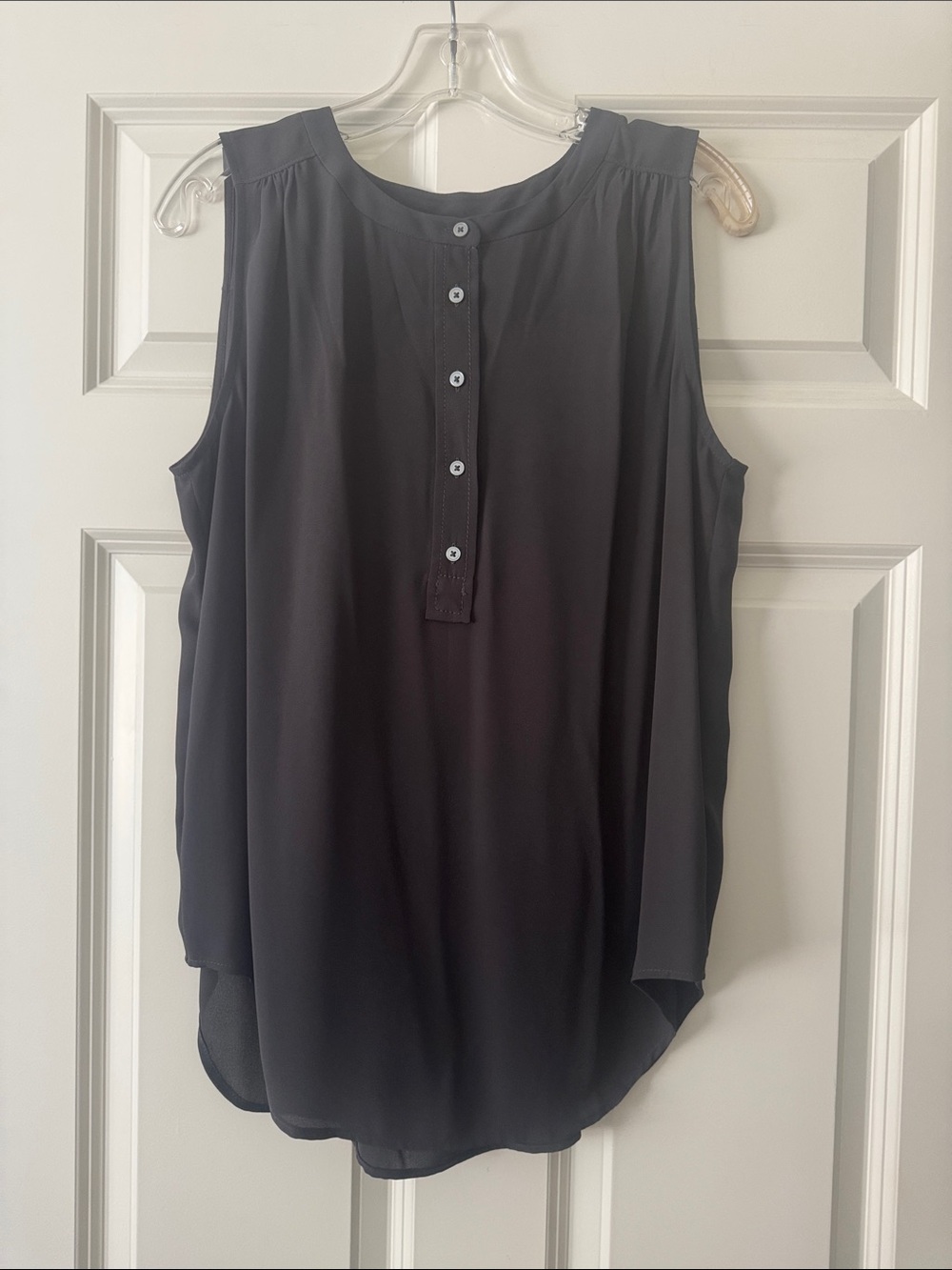 Loft Sleeveless Button-Front Blouse - size M